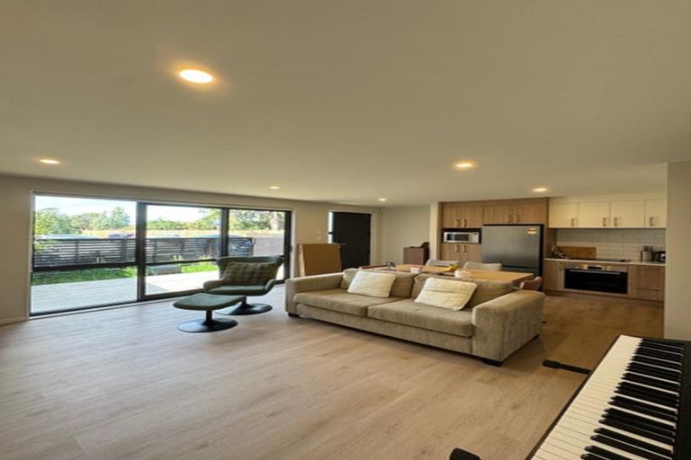 Photo of property in 27a Ennis Avenue, Pakuranga Heights, Auckland, 2010