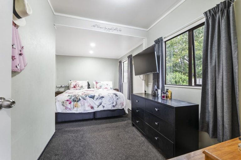 Photo of property in 92 Heta Road, Highlands Park, New Plymouth, 4312