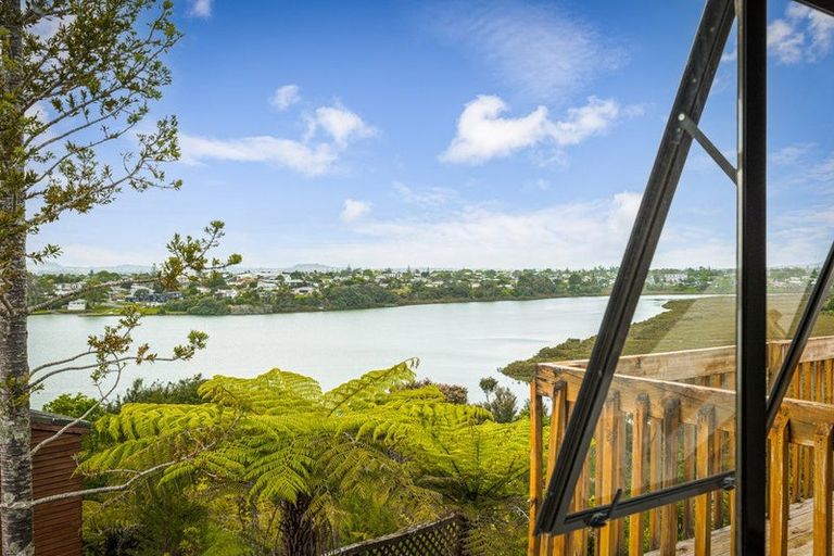 Photo of property in 143 West Harbour Drive, West Harbour, Auckland, 0618
