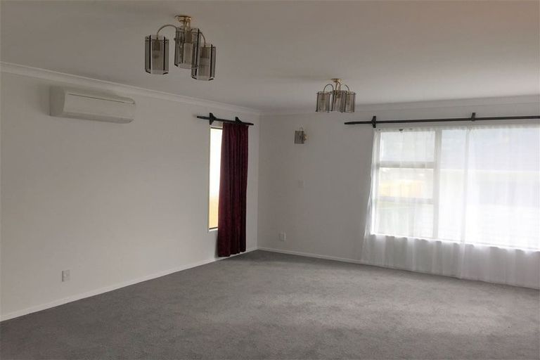 Photo of property in 2 Stephen Street, Tawa, Wellington, 5028