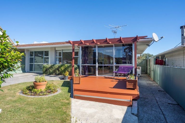 Photo of property in 5a Andrew Street, Waikanae, 5036