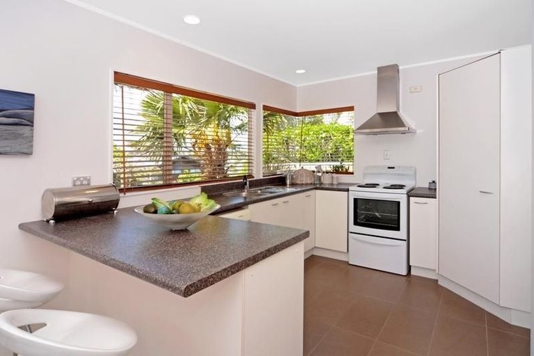 Photo of property in 1/1 Heathglen Place, Bayview, Auckland, 0629