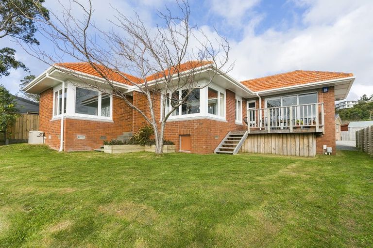 Photo of property in 11 Clifford Road, Johnsonville, Wellington, 6037