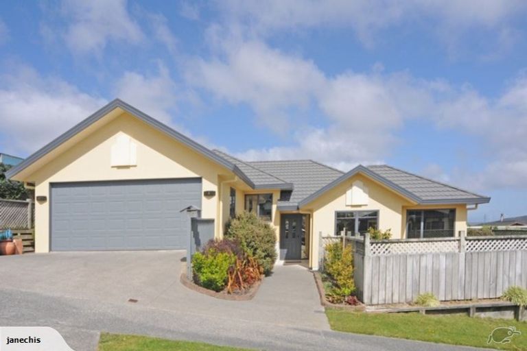 Photo of property in 20 Landsdowne Terrace, Karori, Wellington, 6012