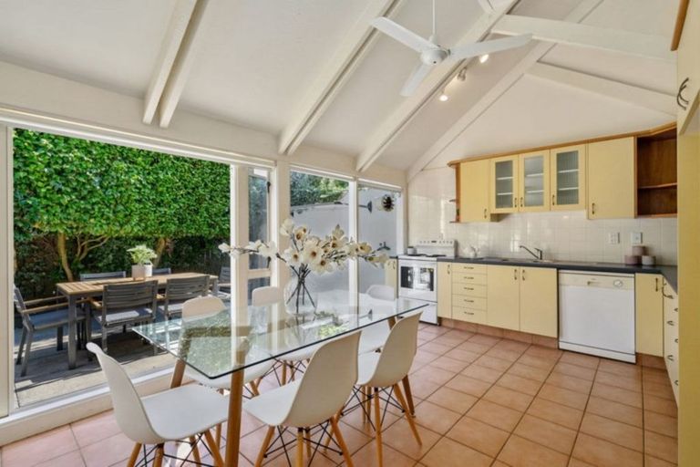 Photo of property in 2/8 Guinness Crescent, Ilam, Christchurch, 8041