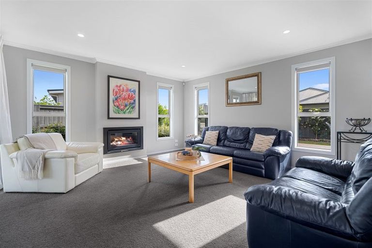 Photo of property in 34 Awatira Drive, Papamoa Beach, Papamoa, 3118