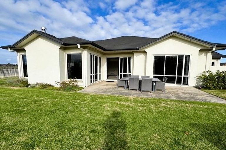 Photo of property in 54 Merlot Drive, Greenmeadows, Napier, 4112