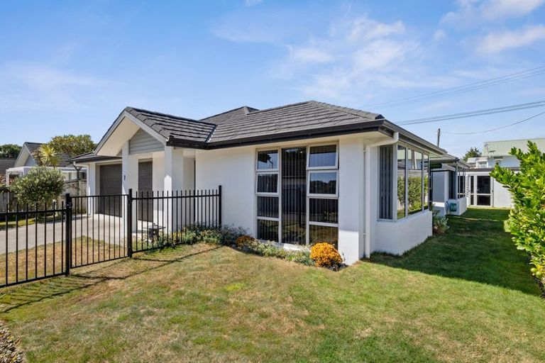 Photo of property in 4 Sawyers Way, New Plymouth, 4310
