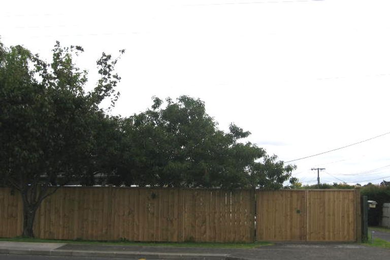 Photo of property in 290 Birkdale Road, Birkdale, Auckland, 0626