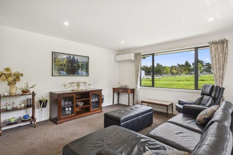 Photo of property in 30 Tara Hills Drive, North Taieri, Mosgiel, 9092