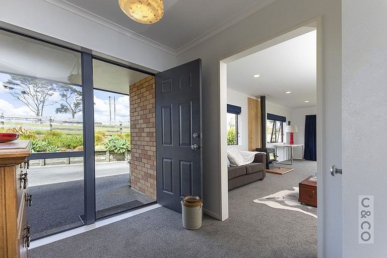 Photo of property in 118 Cottle Road, Taupaki, Henderson, 0782