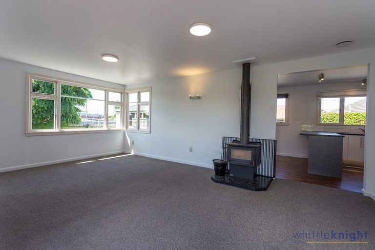 Photo of property in 32 Vagues Road, Northcote, Christchurch, 8052