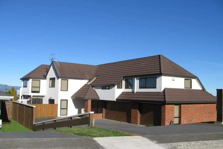 Photo of property in 32 Gurkha Crescent, Khandallah, Wellington, 6035