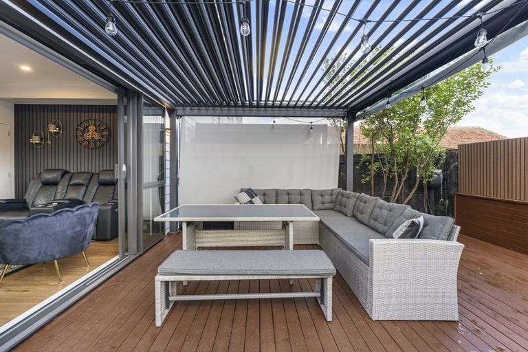 Photo of property in 7/69 Wharf Road, Te Atatu Peninsula, Auckland, 0610