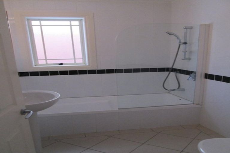 Photo of property in 11c Fife Lane, Miramar, Wellington, 6022