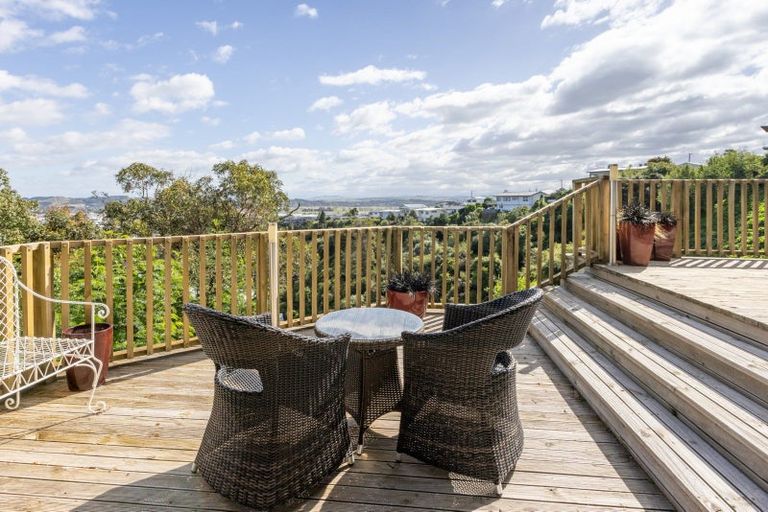 Photo of property in 12 Havelock Road, Hospital Hill, Napier, 4110