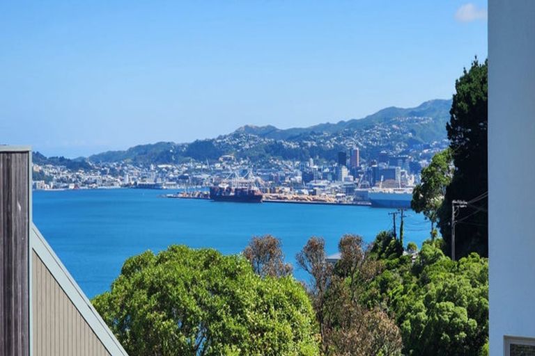 Photo of property in 52 Homebush Road, Khandallah, Wellington, 6035