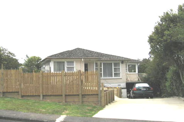 Photo of property in 18 Lyford Crescent, Sunnynook, Auckland, 0620
