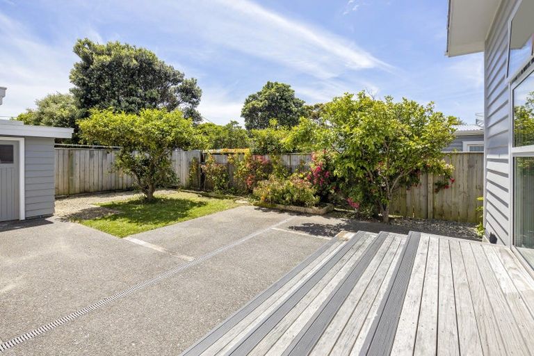 Photo of property in 74 Oroua Street, Eastbourne, Lower Hutt, 5013