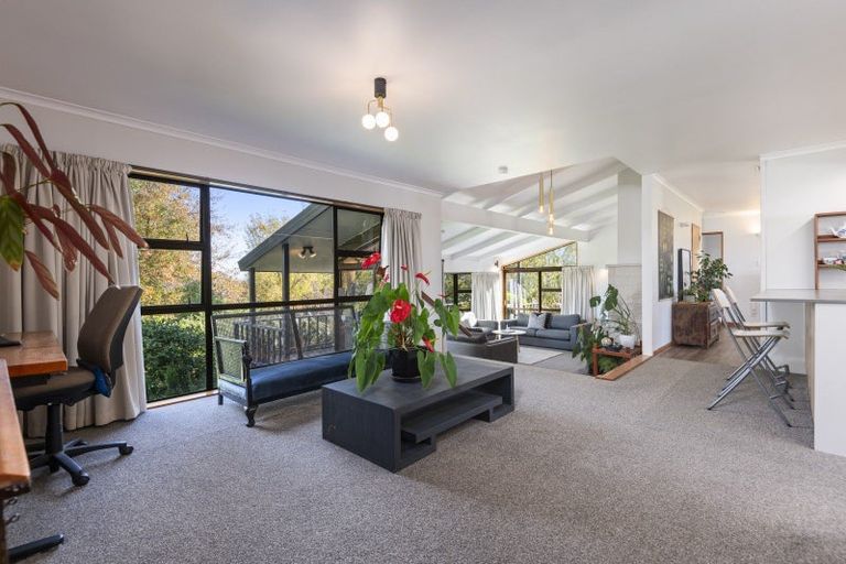 Photo of property in 61 Turitea Road, Fitzherbert, Palmerston North, 4472