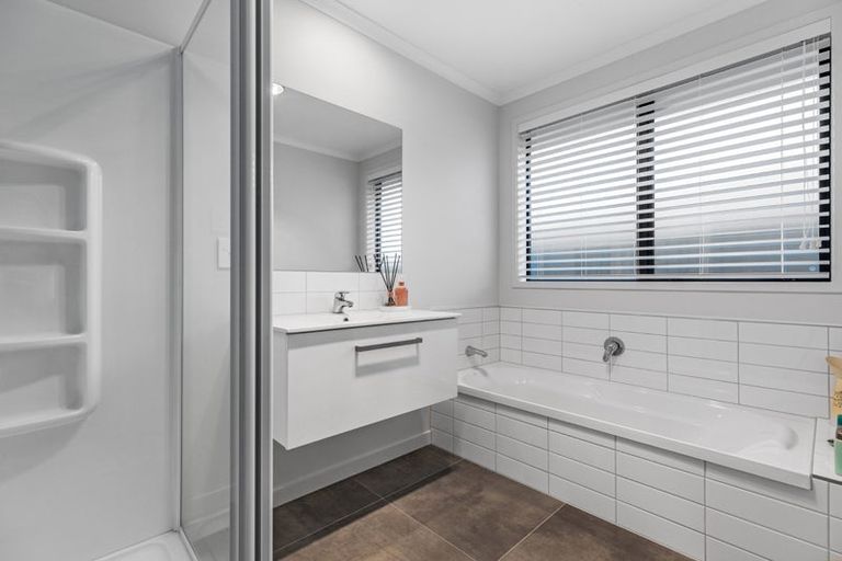 Photo of property in 40 Te Ranga Memorial Drive, Pyes Pa, Tauranga, 3112