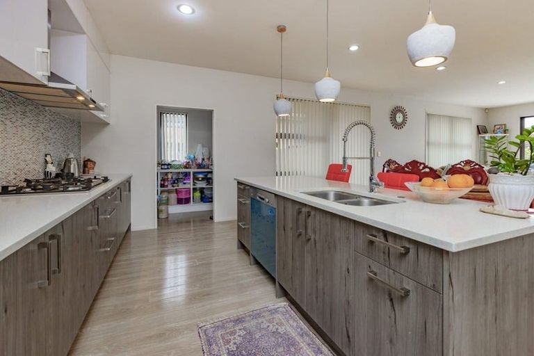 Photo of property in 117 Parkhaven Drive, Rosehill, Papakura, 2113