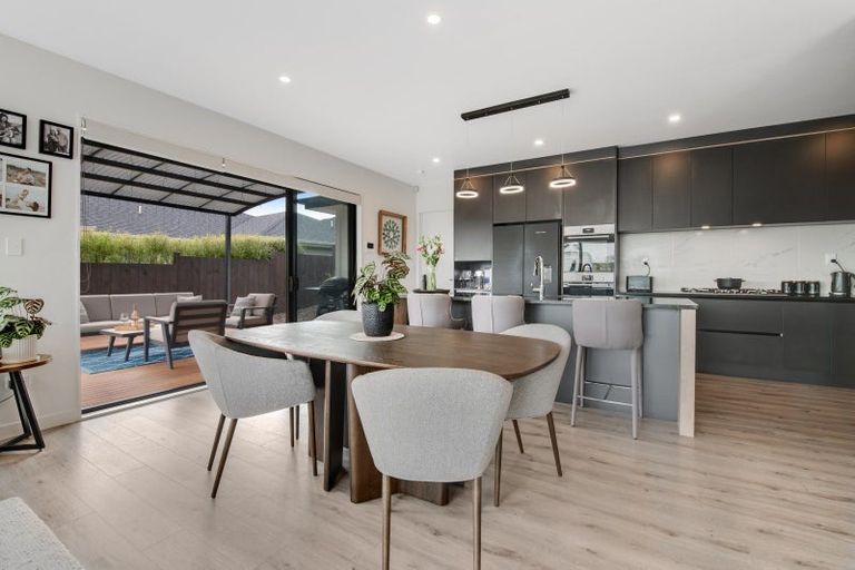 Photo of property in 22 Takurua Terrace, Orewa, 0931