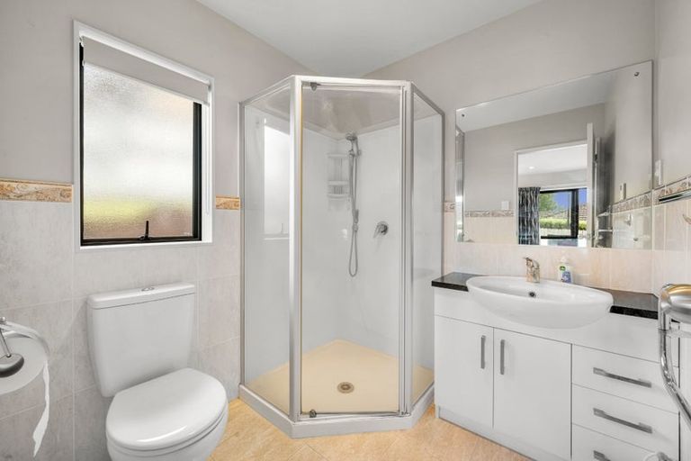 Photo of property in 16 Leafield Crescent, Henderson, Auckland, 0612