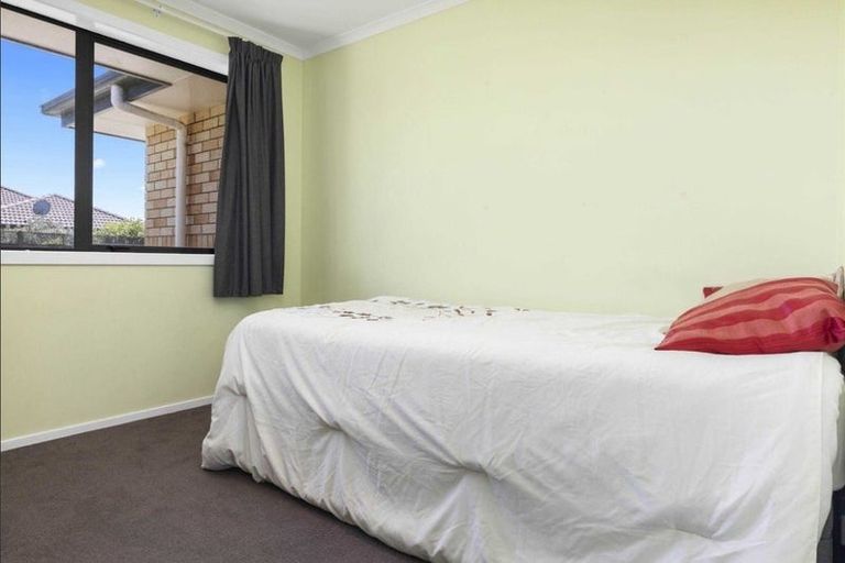 Photo of property in 41 Breaker Grove, Waiuku, 2123