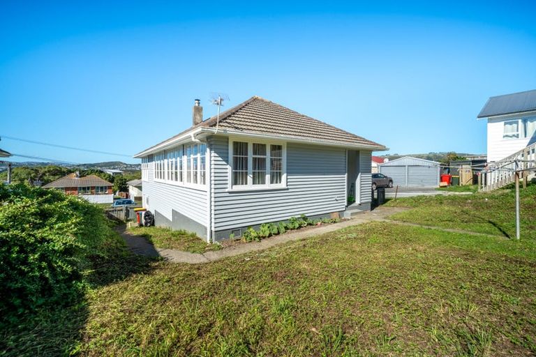 Photo of property in 35 Kotuku Street, Elsdon, Porirua, 5022