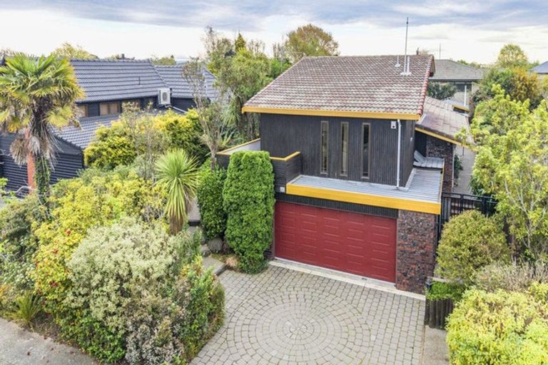 Photo of property in 18 Hawkswood Place, Avonhead, Christchurch, 8042