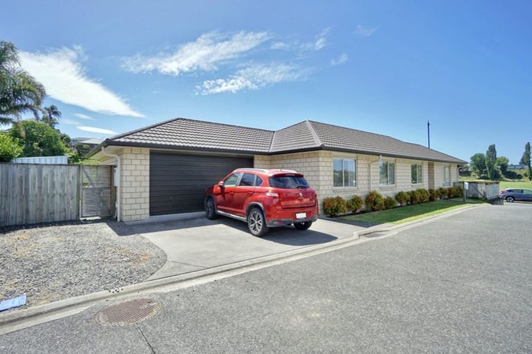 Photo of property in 8a Cannell Farm Drive, Te Puke, 3119