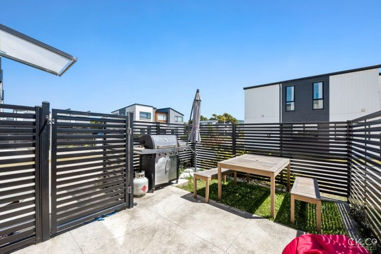 Photo of property in 9 Desert Gold Lane, Wallaceville, Upper Hutt, 5018