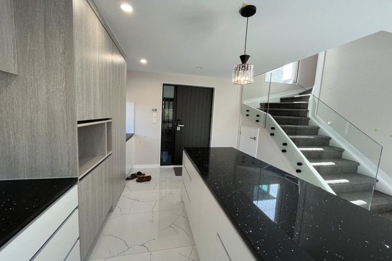 Photo of property in 431 Old Te Atatu Road, Te Atatu Peninsula, Auckland, 0610