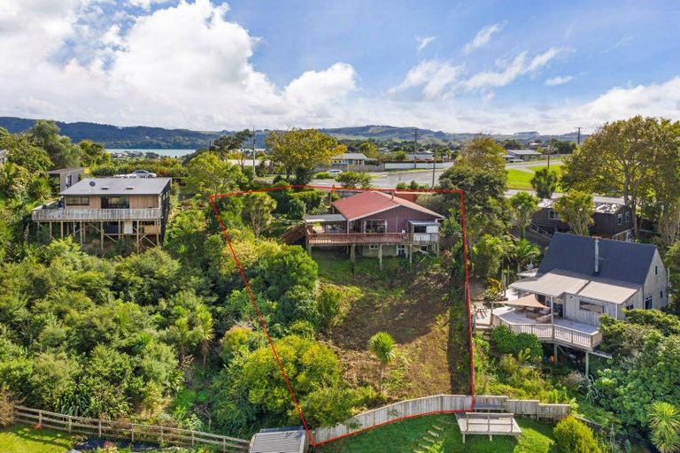 Photo of property in 35 Main Road, Raglan, 3225