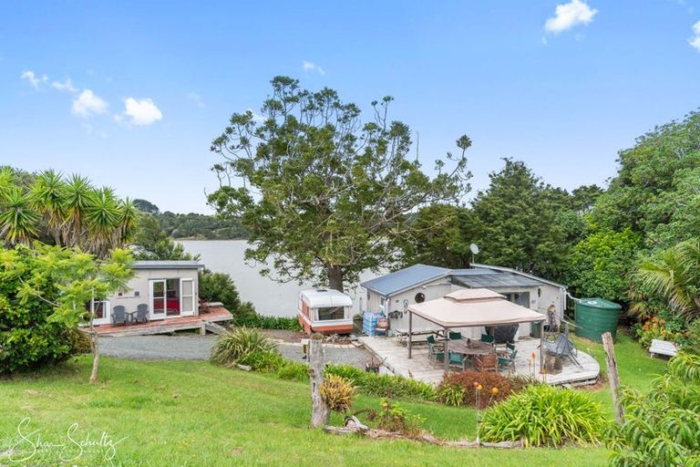 Photo of property in 429 Heatley Road, Whakapirau, Maungaturoto, 0583