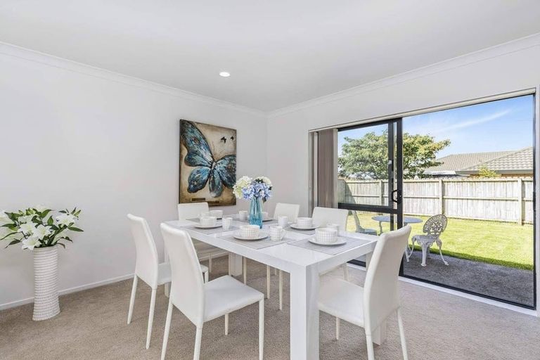 Photo of property in 18 Ballydonegan Rise, East Tamaki, Auckland, 2013