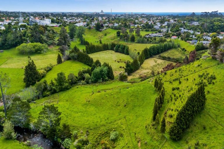 Photo of property in 4 Junction Street, Welbourn, New Plymouth, 4310