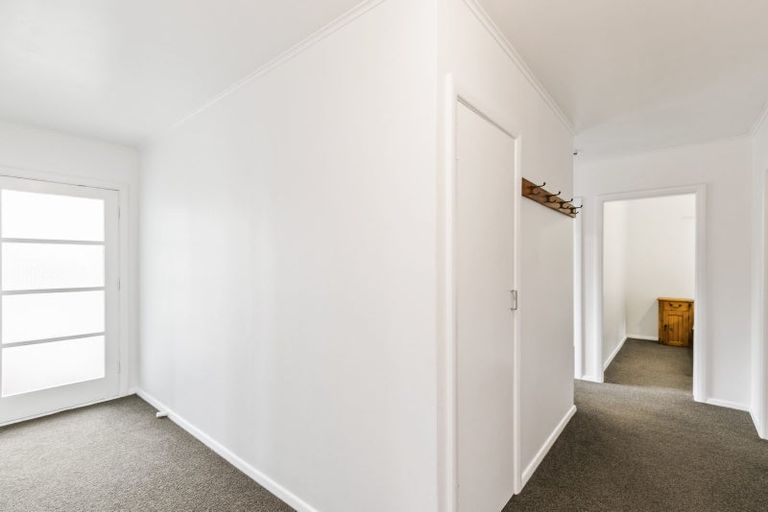 Photo of property in 6 Hollies Crescent, Johnsonville, Wellington, 6037