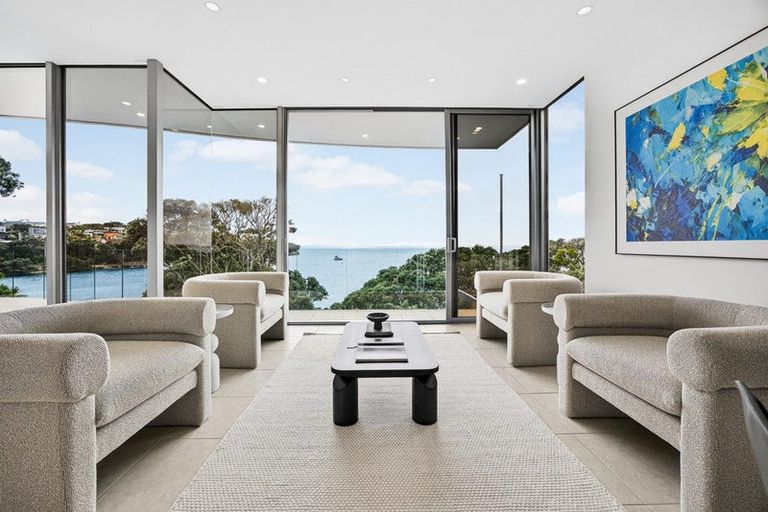 Photo of property in 19 Bournemouth Terrace, Murrays Bay, Auckland, 0630