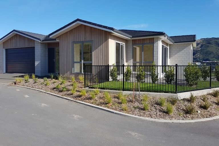 Photo of property in 14 Omaka Place, Aotea, Porirua, 5024