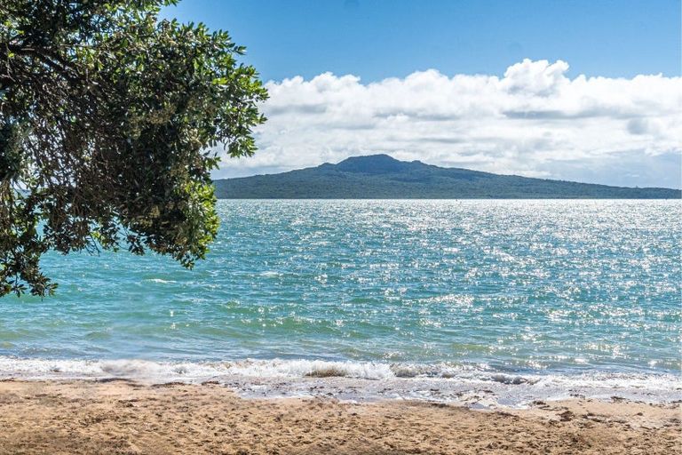 Photo of property in 36 Oxford Terrace, Devonport, Auckland, 0624