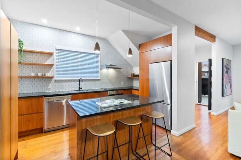 Photo of property in 1092 Great North Road, Point Chevalier, Auckland, 1022