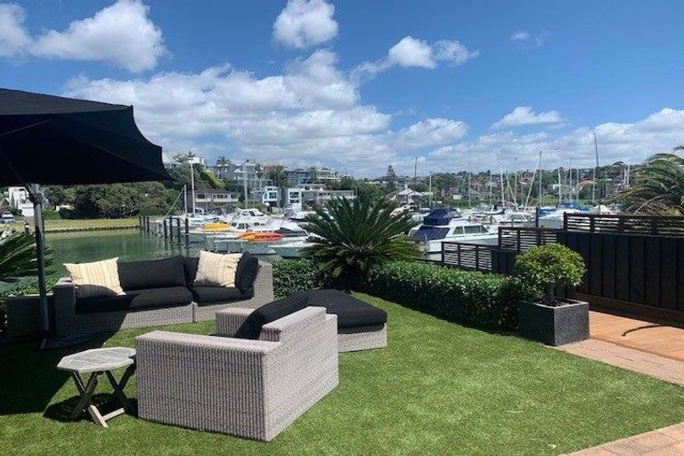 Photo of property in 1/12 Craig Road, Milford, Auckland, 0620