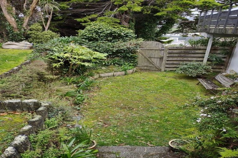 Photo of property in 18a Caesars Place, Churton Park, Wellington, 6037