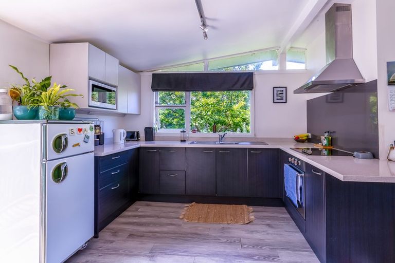 Photo of property in 91 Kauri Point Road, Laingholm, Auckland, 0604