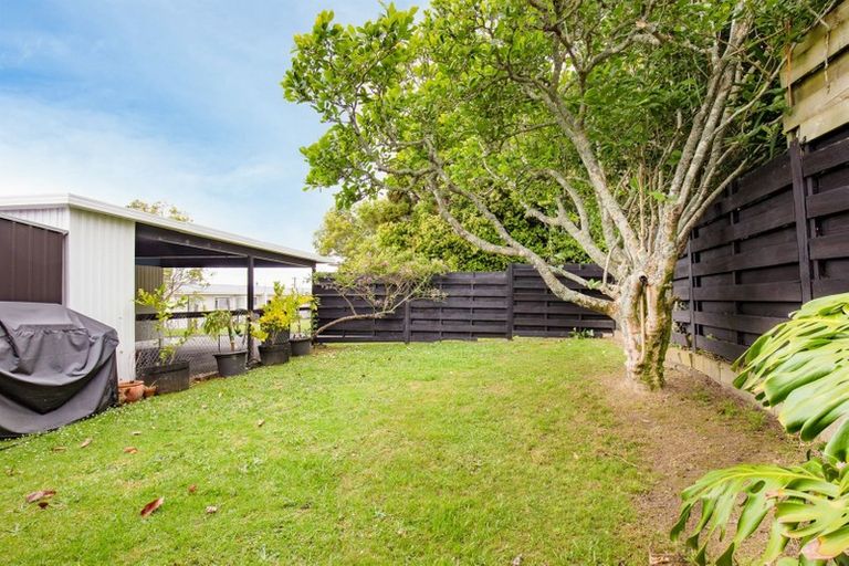 Photo of property in 3/340 Te Atatu Road, Te Atatu South, Auckland, 0610