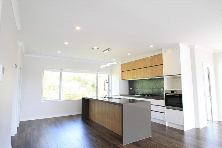 Photo of property in 50 Headland Drive, Long Bay, Auckland, 0630