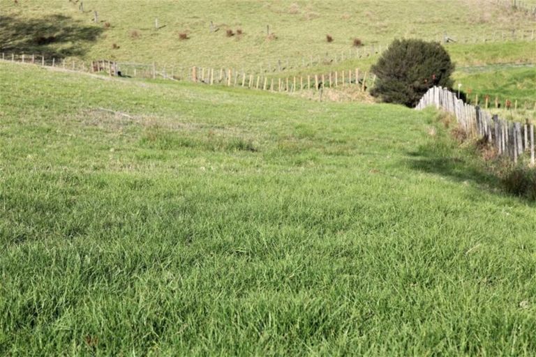 Photo of property in 181 Mangakura Road, Helensville, 0875