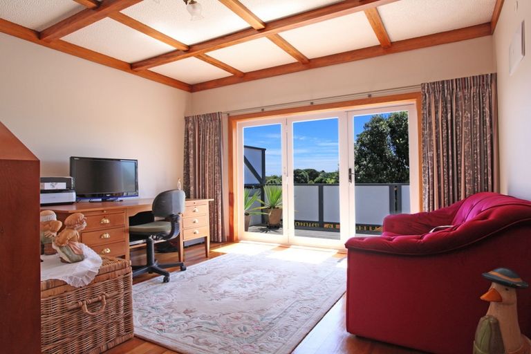 Photo of property in 2 Tutchen Avenue, Raglan, 3225